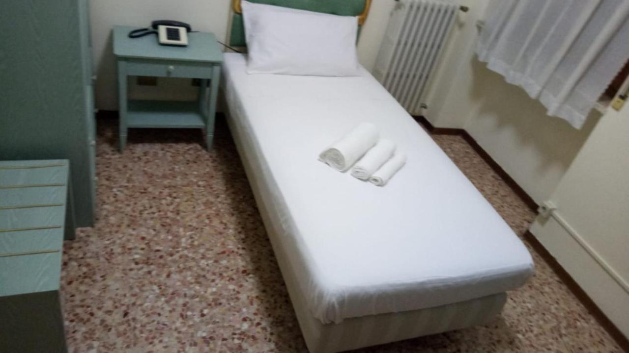 Hotel Primarosa Салсомаджоре Терме Екстериор снимка