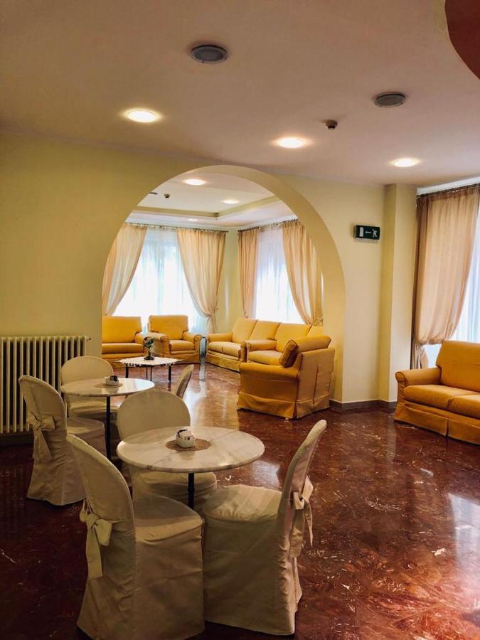 Hotel Primarosa Салсомаджоре Терме Екстериор снимка