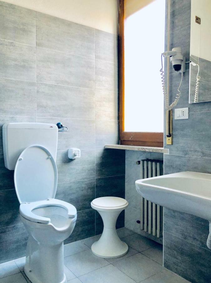 Hotel Primarosa Салсомаджоре Терме Екстериор снимка