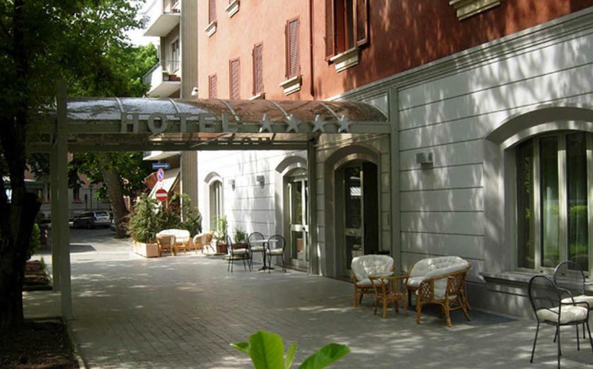 Hotel Primarosa Салсомаджоре Терме Екстериор снимка
